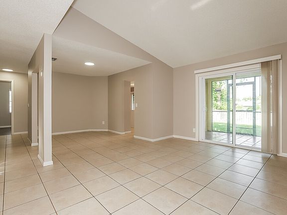 3rd image of 14936 Glasgow Ct