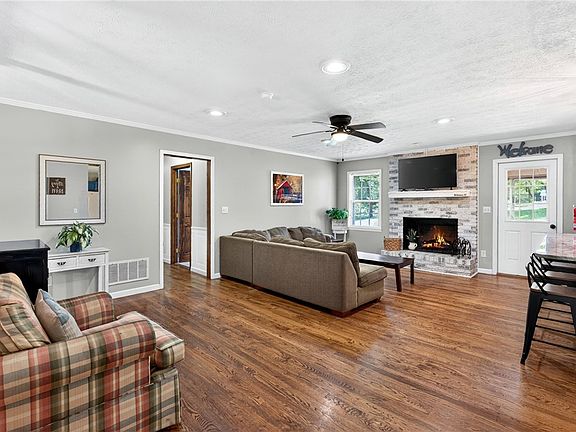 4th image of 9 Williams Rd