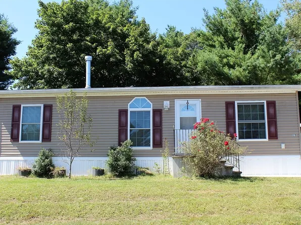 15 2nd St, Sturbridge, MA 01566