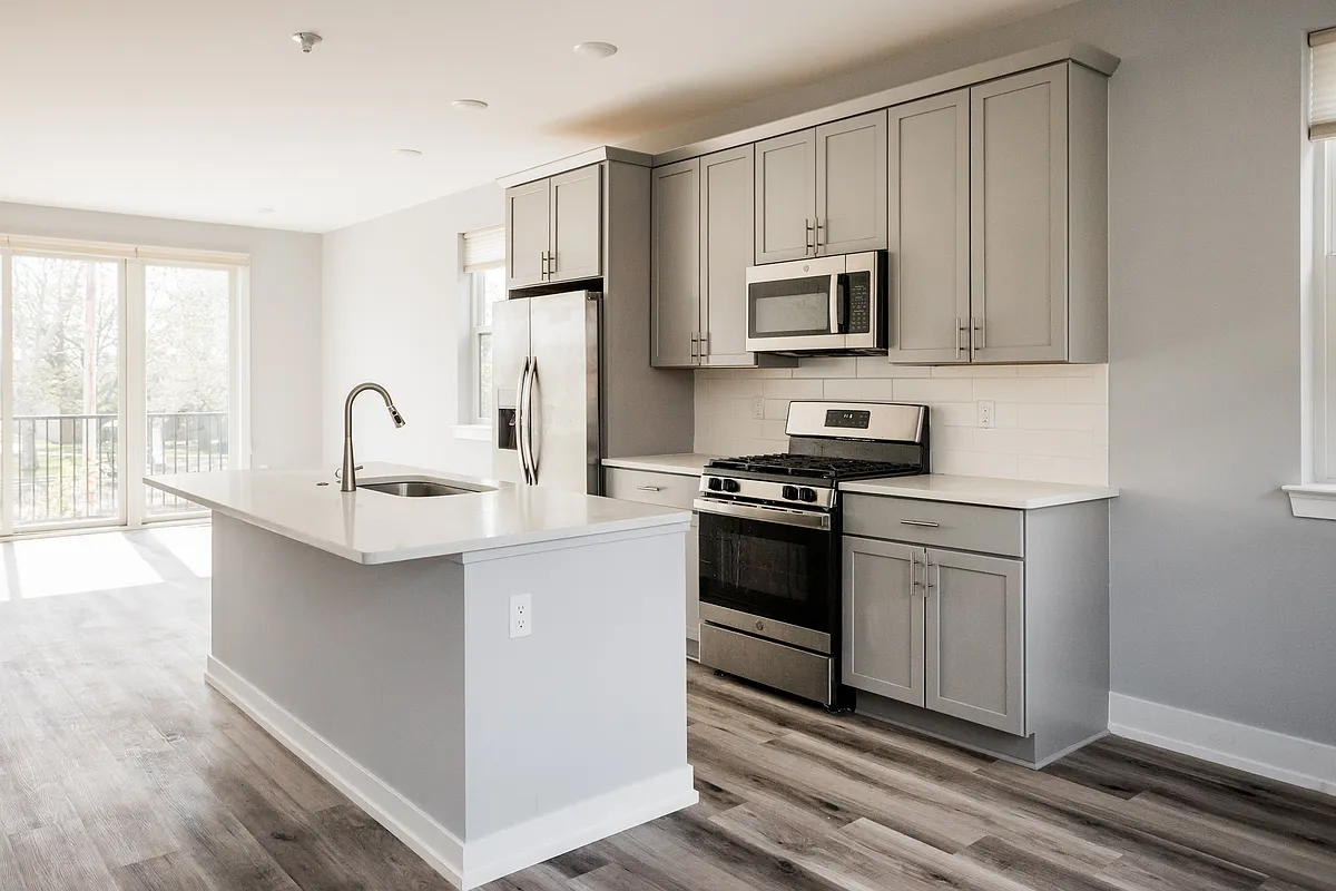 Building Photo - 3618 Trumbull Ave