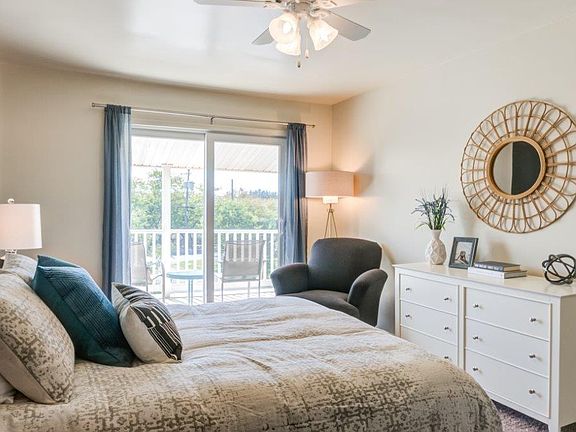 5th image of 519 Greentree Vlg #119