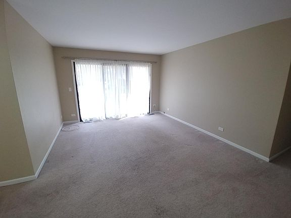 4th image of 331 Silverwood Ct