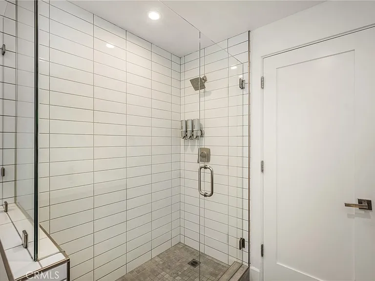 4405 Channel Pl — Photo 10