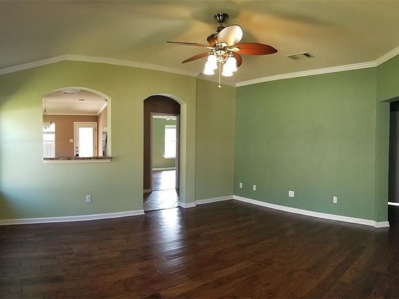 5th image of 1106 Burgess Dr