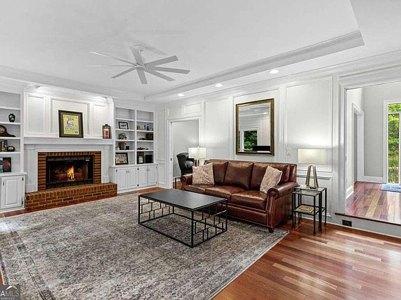 5th image of 4692 Monticello Cir