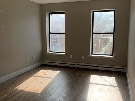 4th image of 218 W 140th St #4B