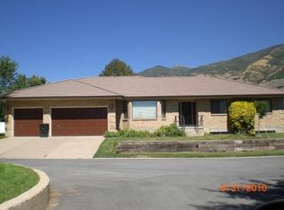 1036 W Melborne Rd, Farmington, UT 84025