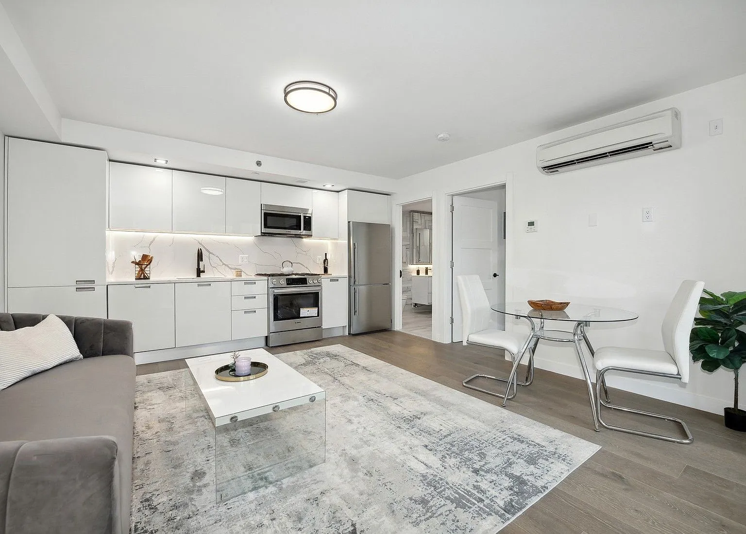 623 Avenue H — Photo 2