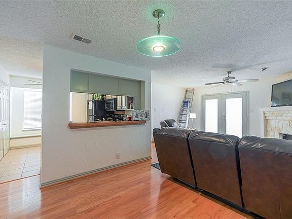 2nd image of 5200 Martel Ave APT 3K