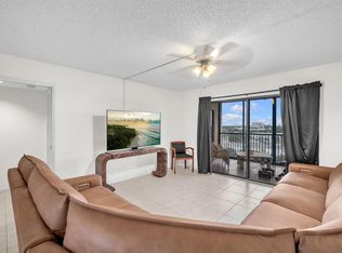 2202 S Cypress Bend Dr APT 903, Pompano Beach, FL 33069