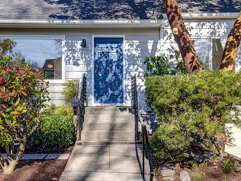 808 W Armour St — Photo 5