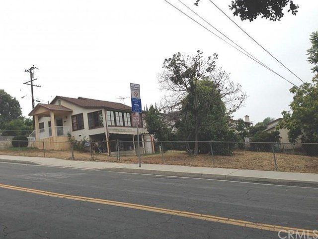 2nd image of 1937 Redding Ave