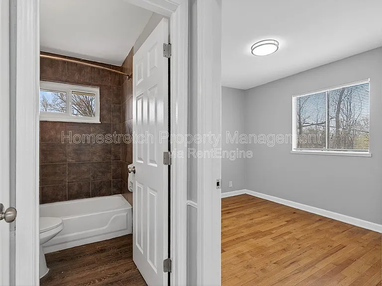 10201 Gourock Dr — Photo 20