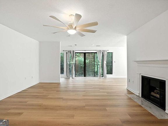 5th image of 1105 Pine Heights Dr NE