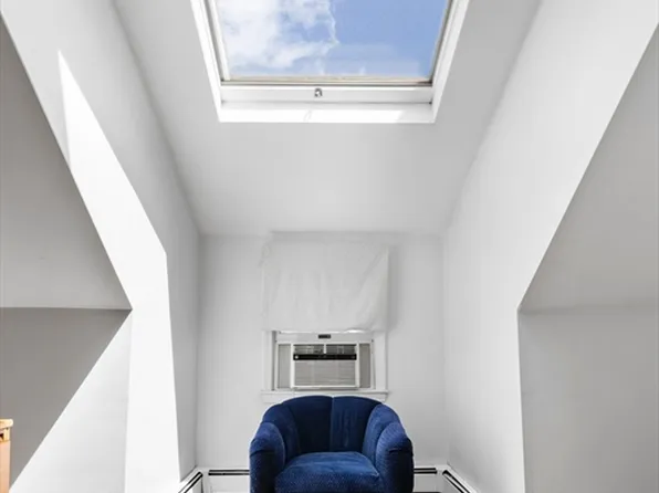 16 Brookford St #1, Cambridge, MA 02140