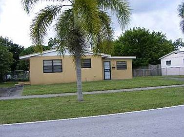 3rd image of 3950 NW 191st St