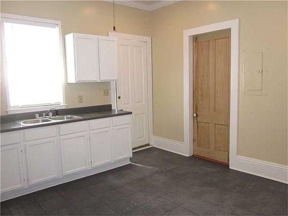 4th image of 7528 Freret St