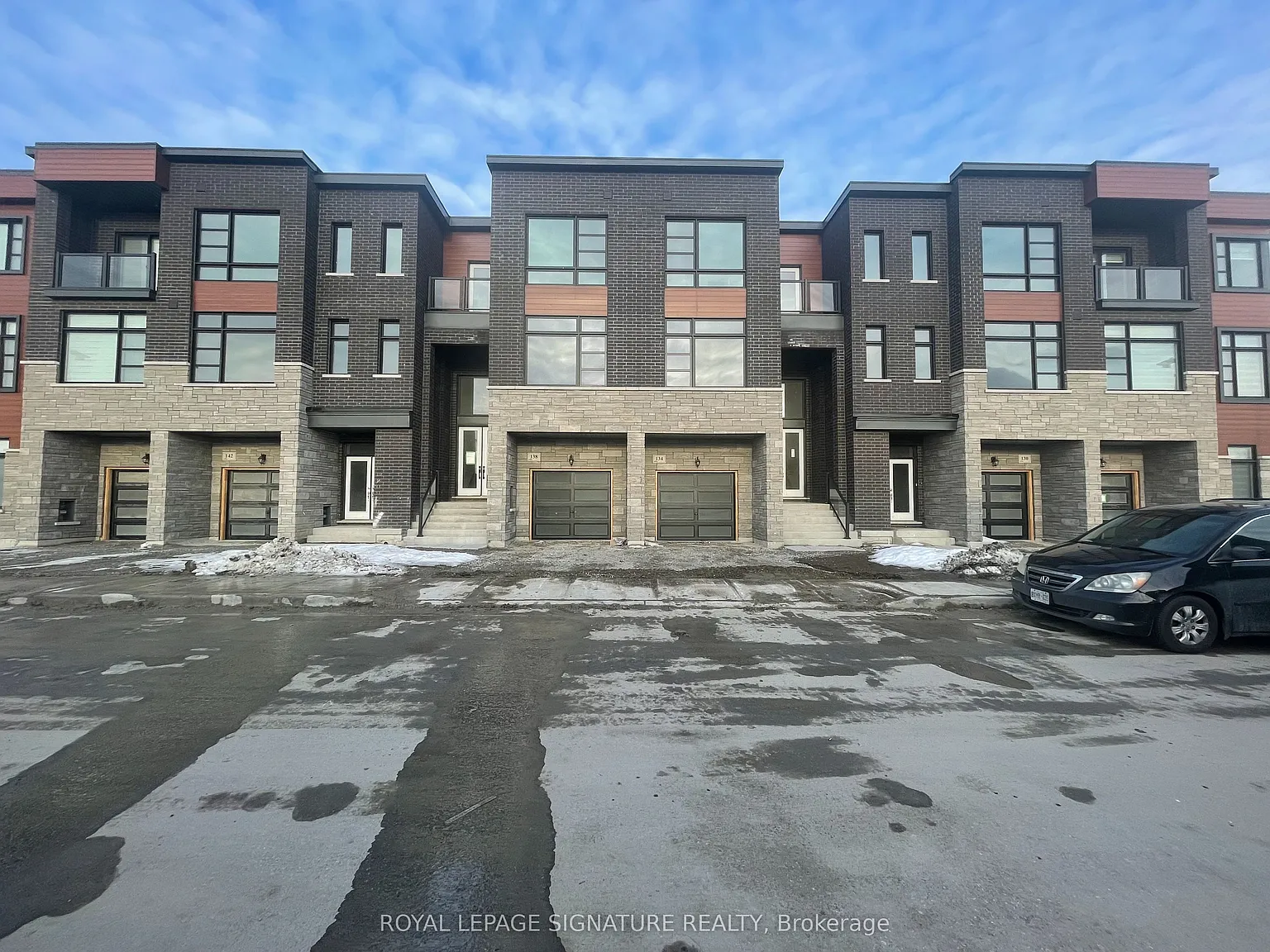 4 bed, $3,500 — Photo 1