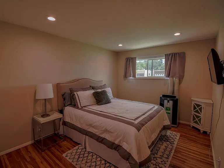 9501 Arvilla Ave NE — Photo 19