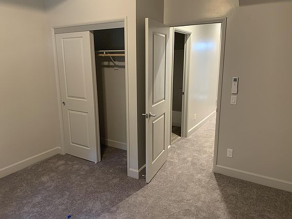 3rd image of 3220 Broad St #112