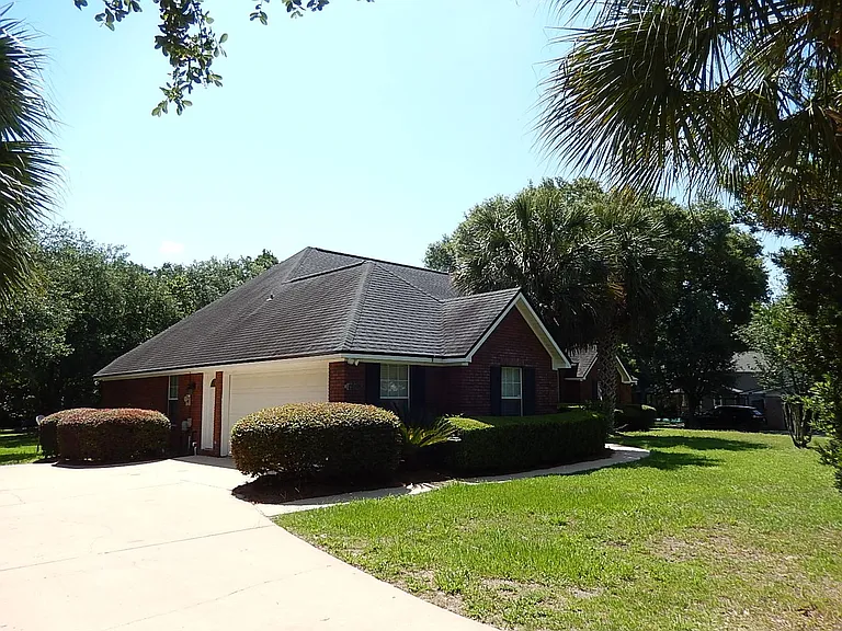 1858 Vineland Ln — Photo 3