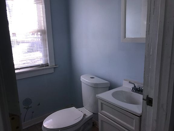 5th image of 1726 College Ave SE