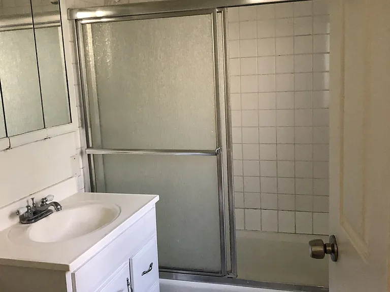 5149 York Blvd — Photo 9
