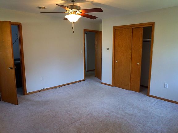 Master bedroom + 1/2 bath