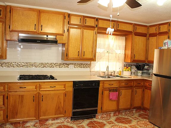 4th image of 2035 Neches Ave