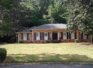 1822 Queens Way, Chamblee, GA 30341