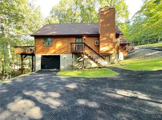 353 Brentwood Dr, Bushkill, PA 18324
