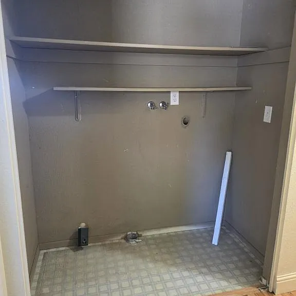 300 Shafer Ln #I3 — Photo 13