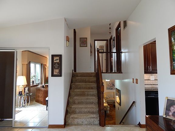 4th image of 1718 Schubert Ct