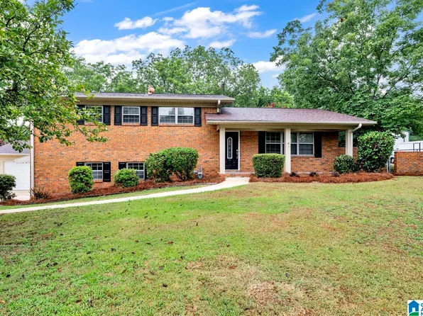 1207 Kayewood Dr, Gardendale, AL 35071