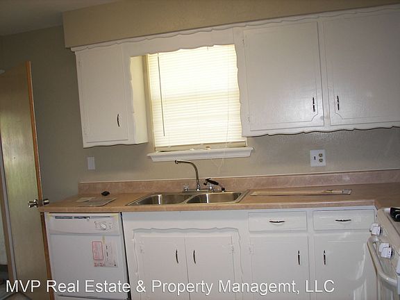 3rd image of 4764 SE 28th St