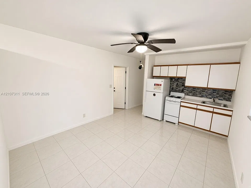 315 NW 32nd St #323