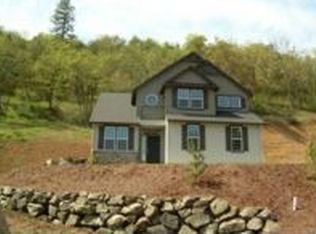 1384 NE Rocky Dr, Roseburg, OR 97470