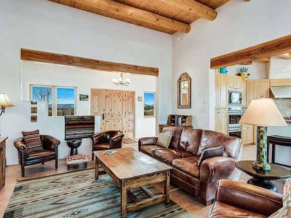5th image of 7 Estancia Ct
