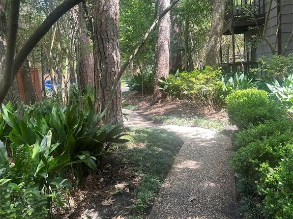 11711 Memorial Dr APT 288, Houston, TX 77024