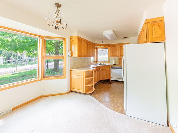 5th image of 7131 Windcrest St SE
