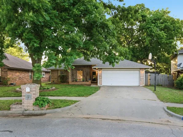 500 Gyrfalcon Dr, Norman, OK 73072