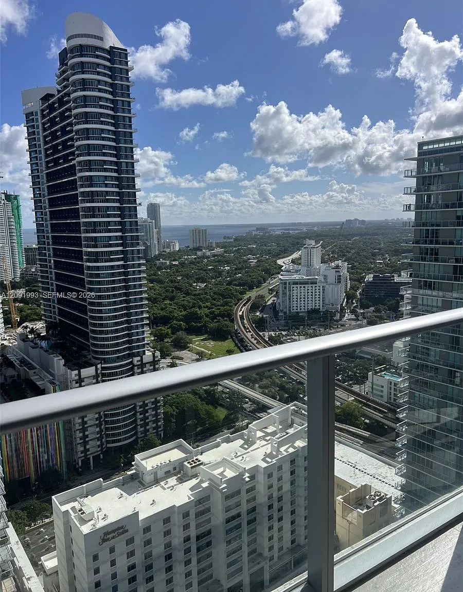 1100 Millecento Residence — Photo 2