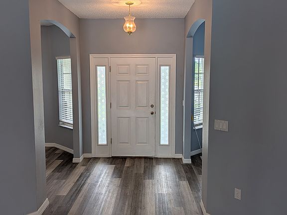 4th image of 27 La Mancha Dr
