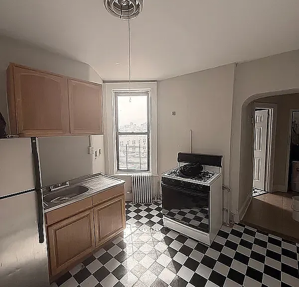 2382 Dean St #13 — Photo 1