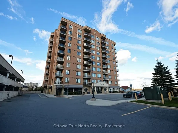 314 Central Park Dr #710, Ottawa, ON K2C 0R2