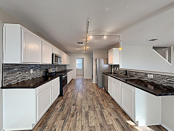 3rd image of 1329 Lauren Dr