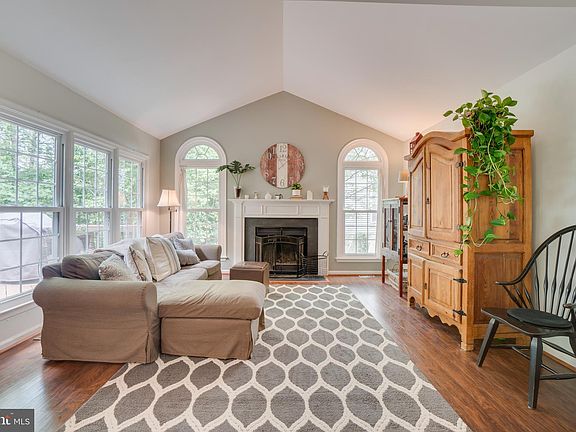 2nd image of 3409 Aquia Dr