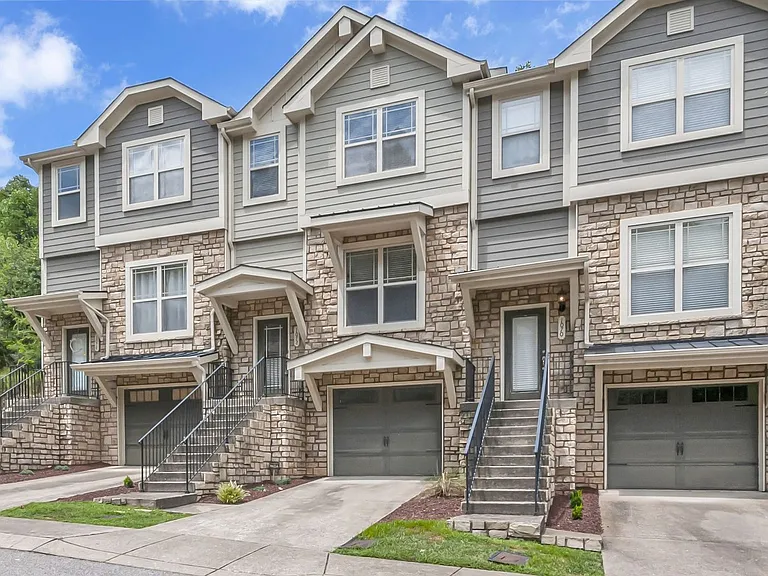 1072 Woodbury Falls Dr — Photo 4