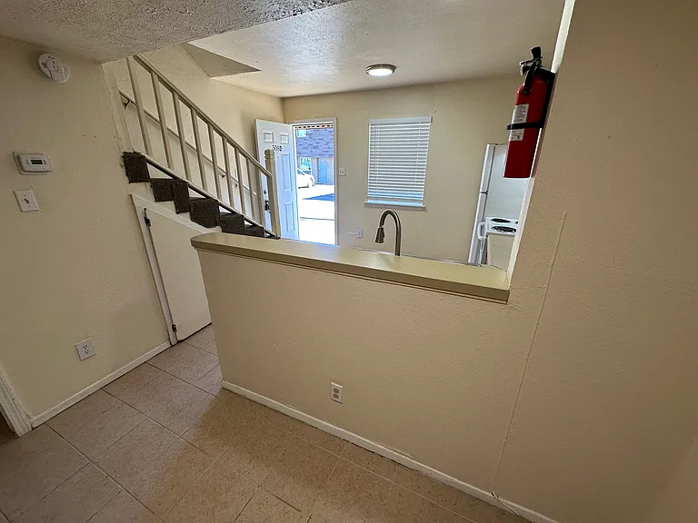 306 E Mitchell St #308D — Photo 3