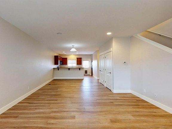 5th image of 5297 Schreiner Dr